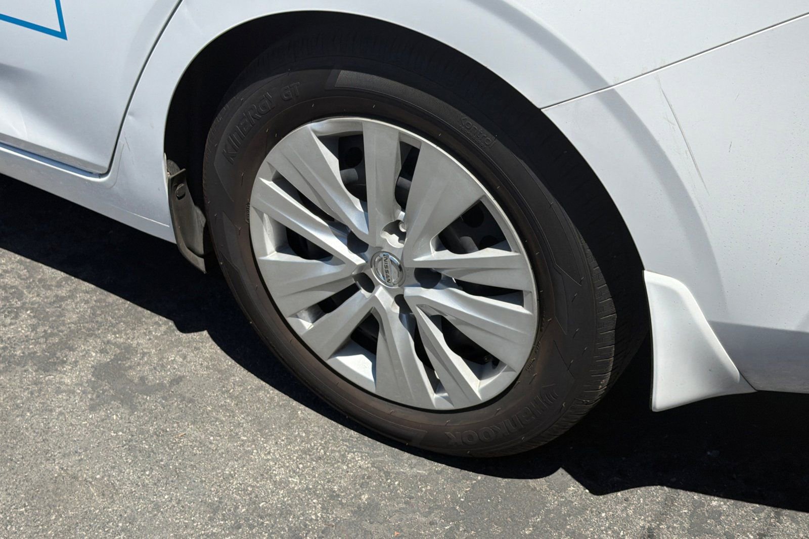 Used 2023 Nissan Sentra S FWD image 4