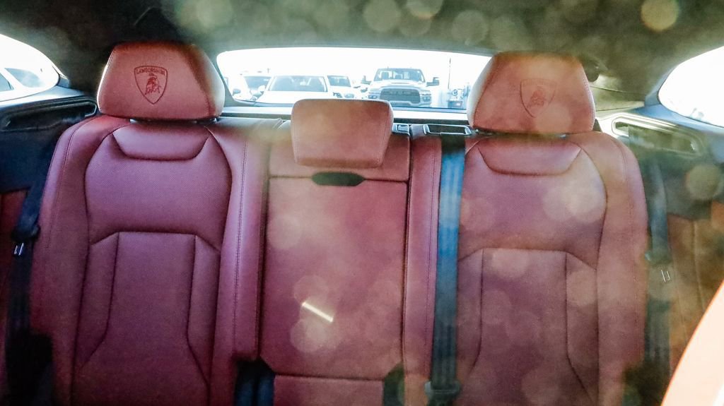 Used 2022 Lamborghini Urus image 23