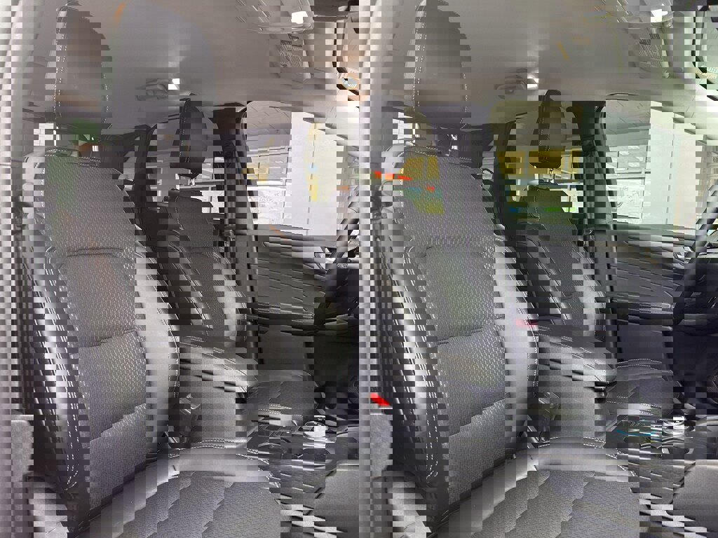 New 2025 Ford Escape SE image 34