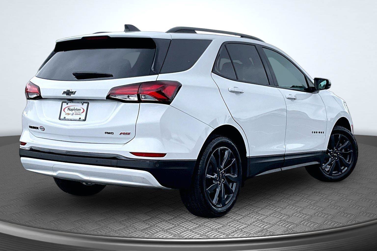 Used 2024 Chevrolet Equinox RS w/ RS Leather Package AWD/4WD image 2