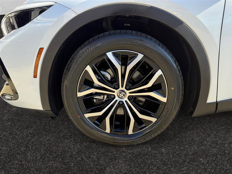 Used 2023 Toyota Crown image 15