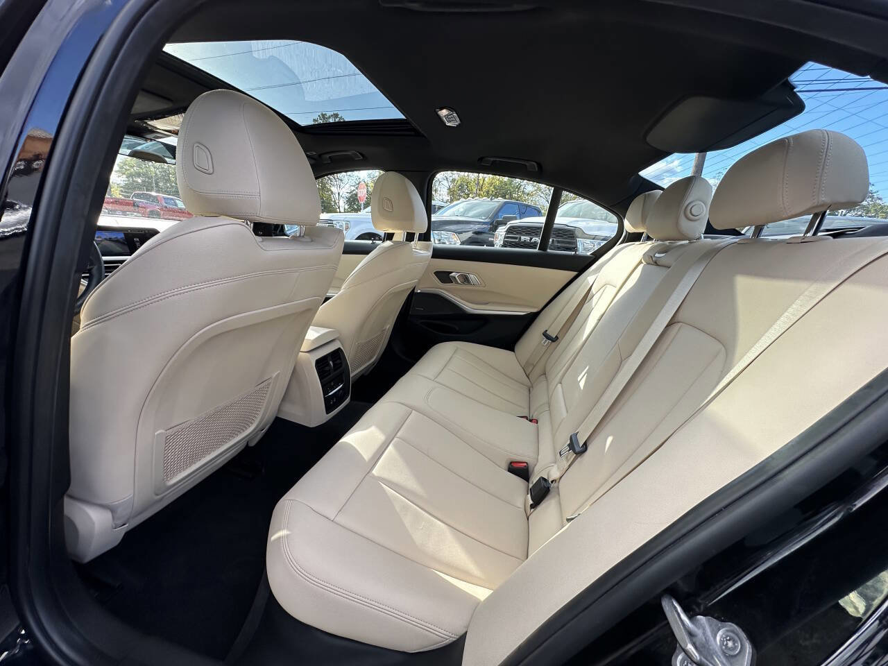 Used 2020 BMW 330i xDrive Sedan w/ Convenience Package AWD/4WD image 33