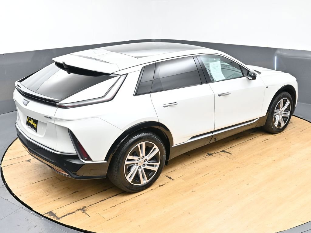 Used 2024 Cadillac Lyriq Tech RWD image 5