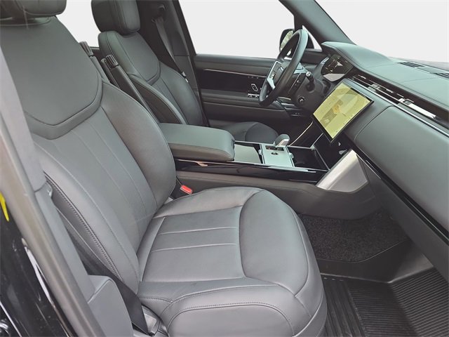 Used 2025 Land Rover Range Rover SE image 10