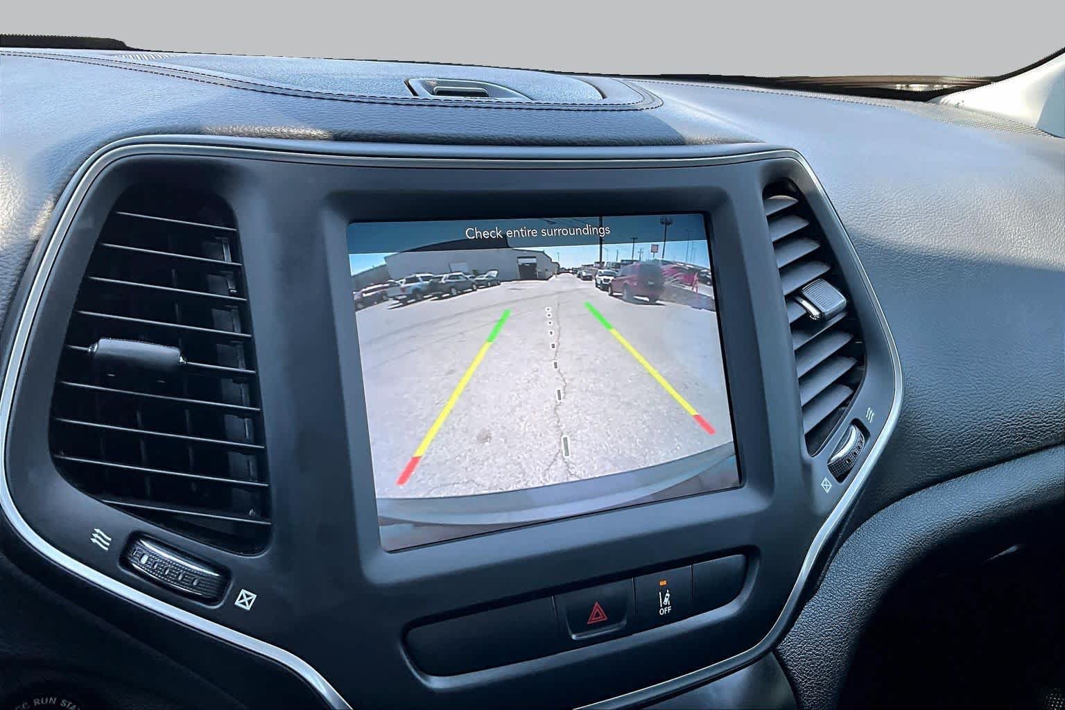 Used 2022 Jeep Cherokee Latitude AWD/4WD image 22