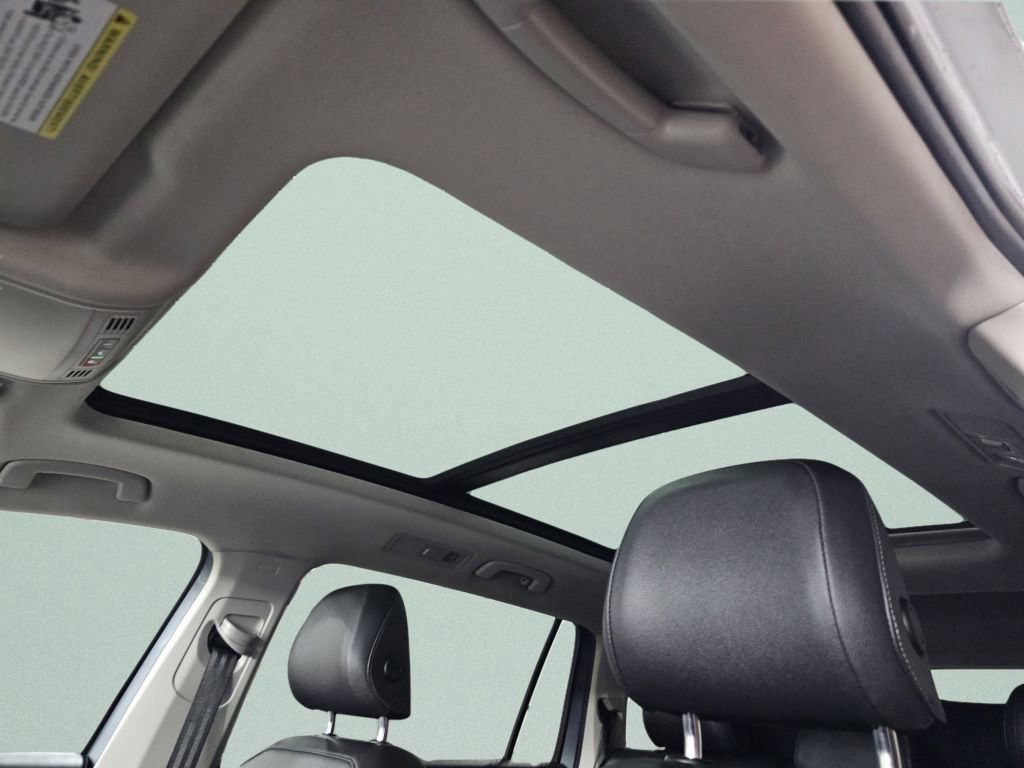 Used 2020 Volkswagen Tiguan SEL image 8