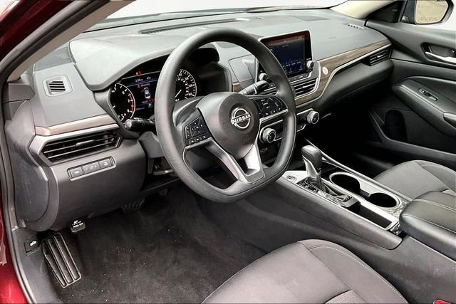 Used 2024 Nissan Altima 2.5 SV image 12