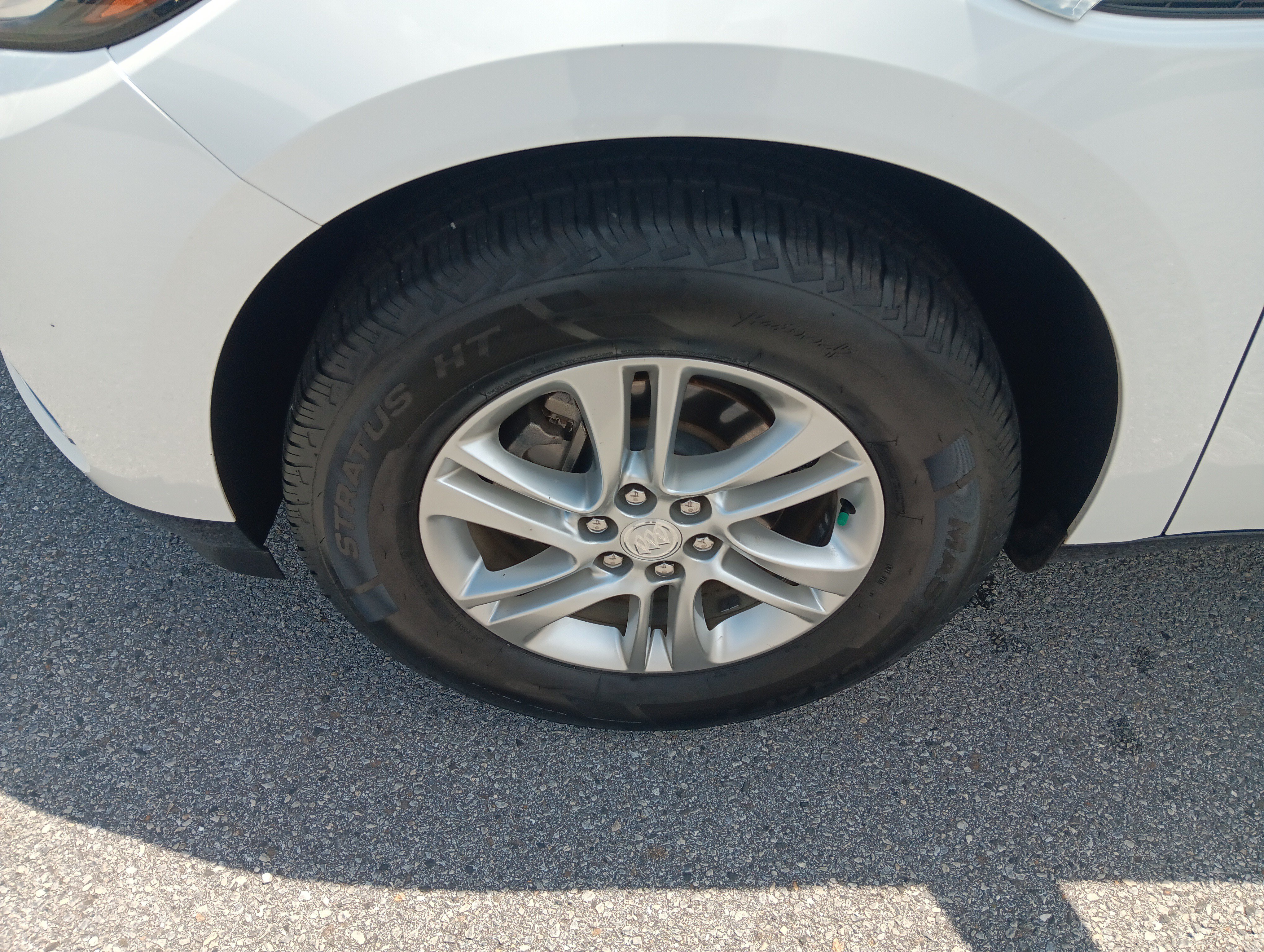 Used 2018 Buick Enclave Essence w/ Trailering Package FWD image 2
