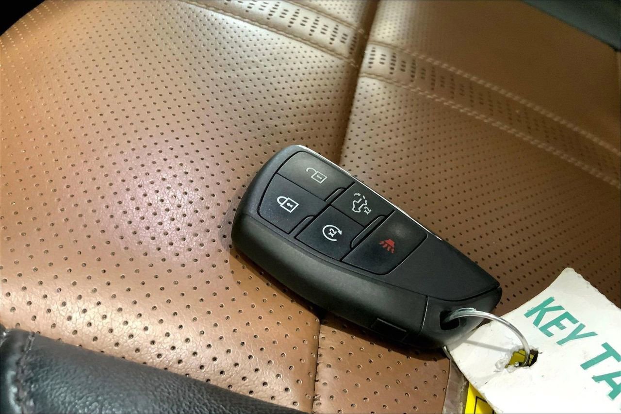 Used 2024 Chevrolet Silverado 2500 High Country w/ High Country Premium Package image 11