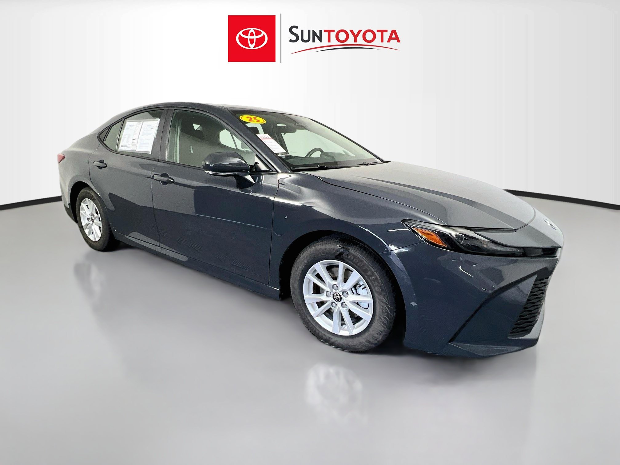 Used 2025 Toyota Camry LE FWD image 1