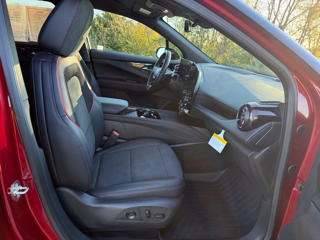 Used 2025 Chevrolet Blazer EV RS AWD/4WD image 24