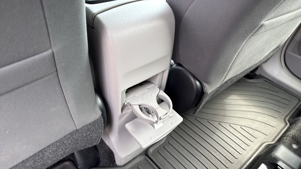 Used 2016 Toyota Prius V Three FWD image 17