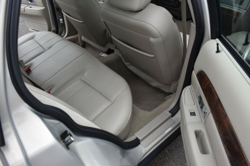 Used 2010 Mercury Grand Marquis LS RWD image 17