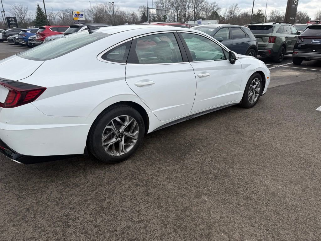 Used 2021 Hyundai Sonata SEL image 2
