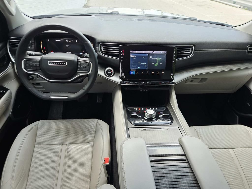 Certified 2023 Jeep Wagoneer Series III w/ Premium Group I AWD/4WD image 10