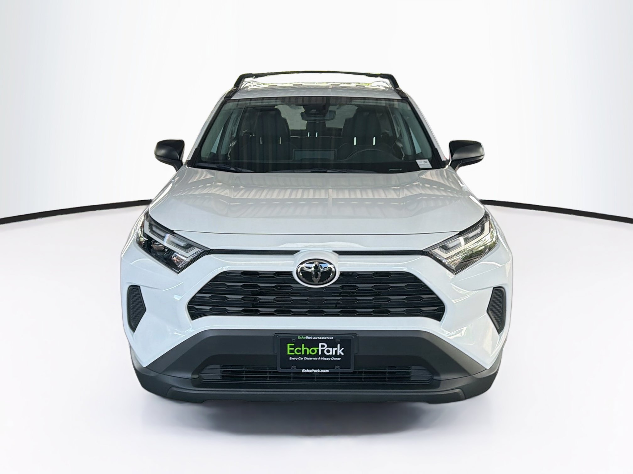 Used 2025 Toyota RAV4 LE AWD/4WD image 2
