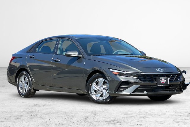 New 2026 Hyundai Elantra SE