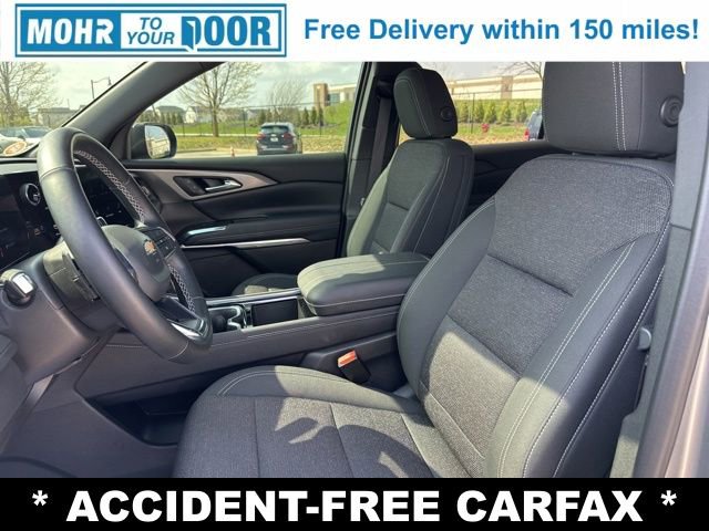 Used 2025 Chevrolet Traverse LT image 11