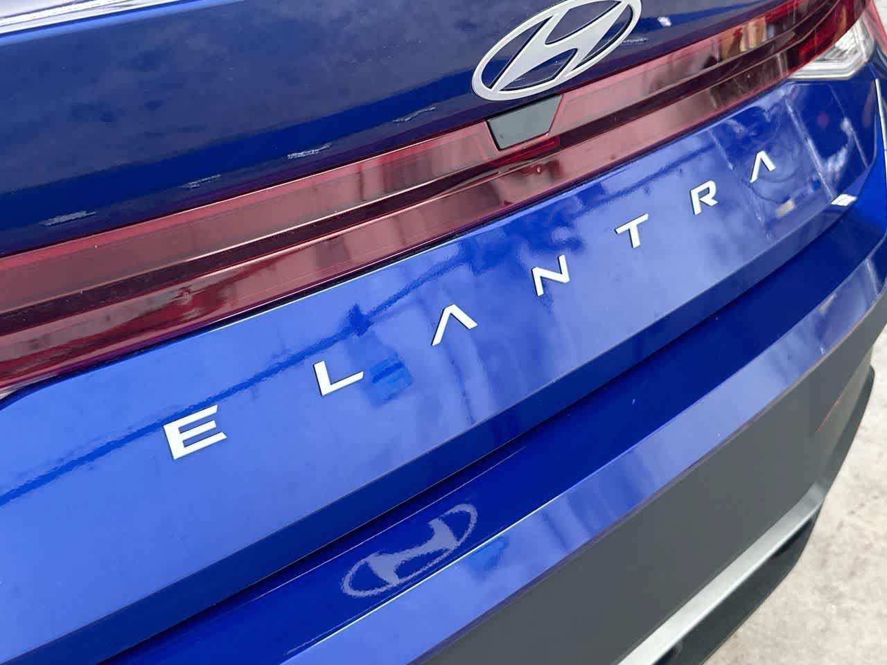 Used 2025 Hyundai Elantra SE FWD image 10