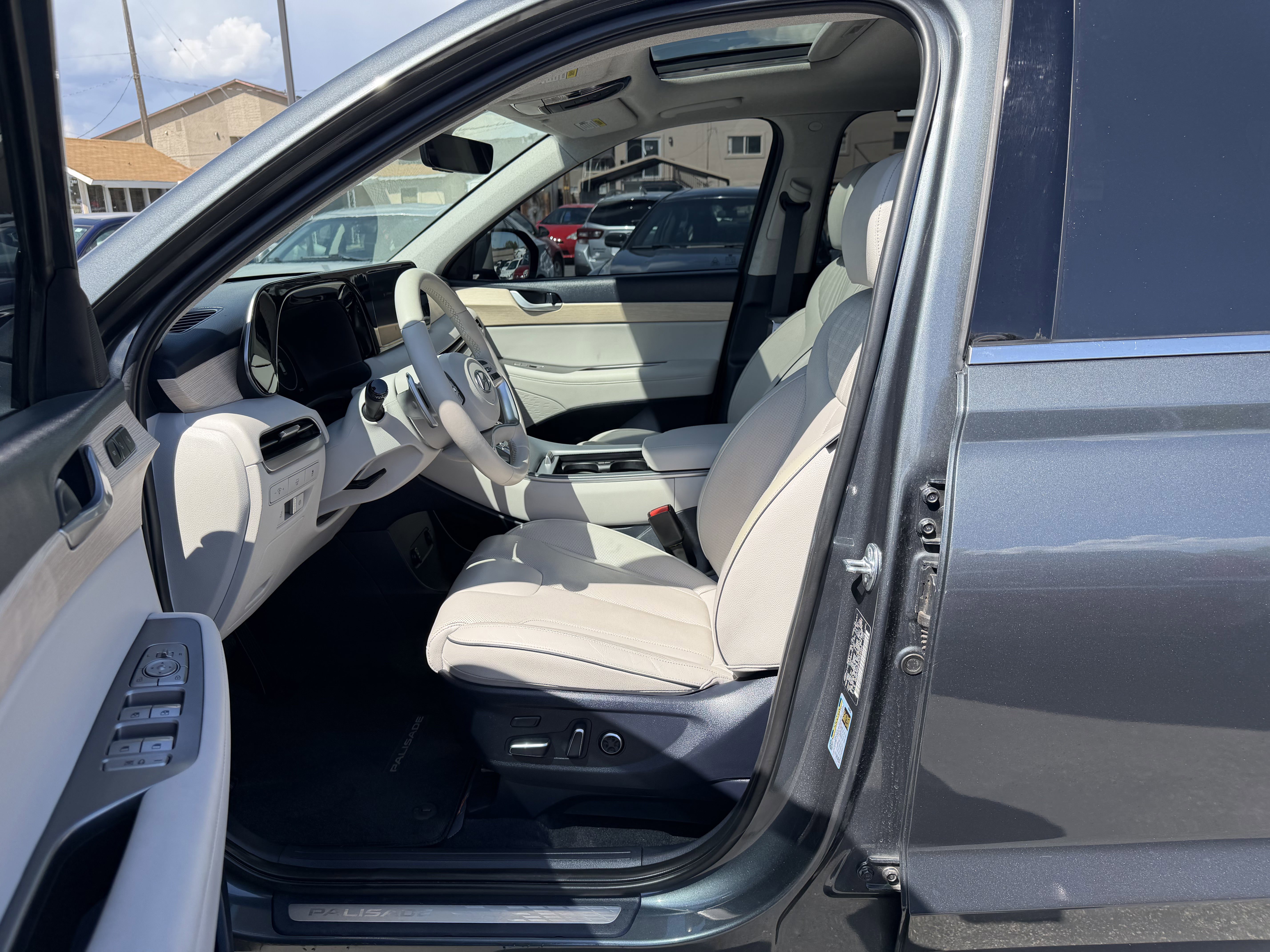Used 2023 Hyundai Palisade Limited AWD/4WD image 16