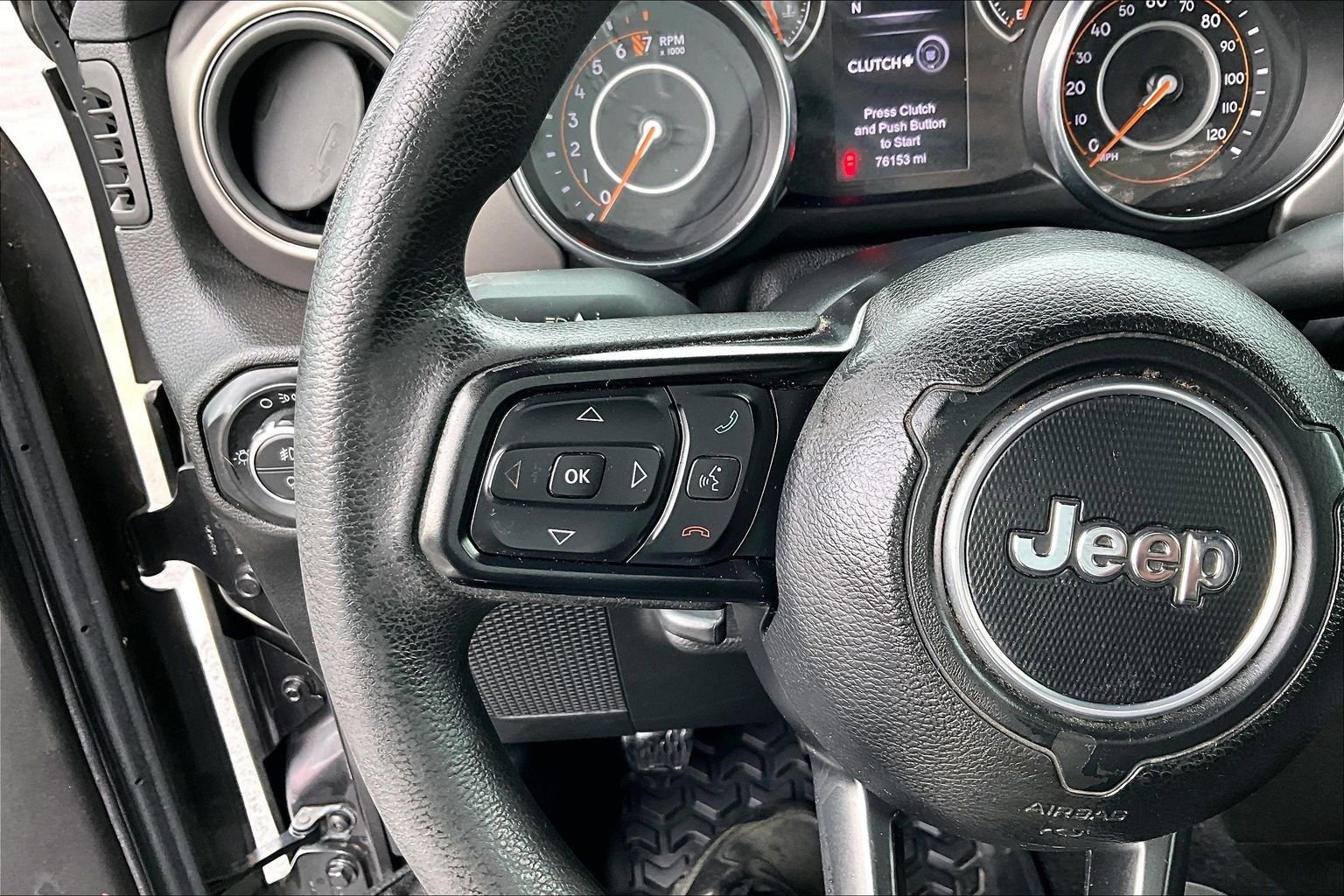 Used 2020 Jeep Gladiator Sport image 11