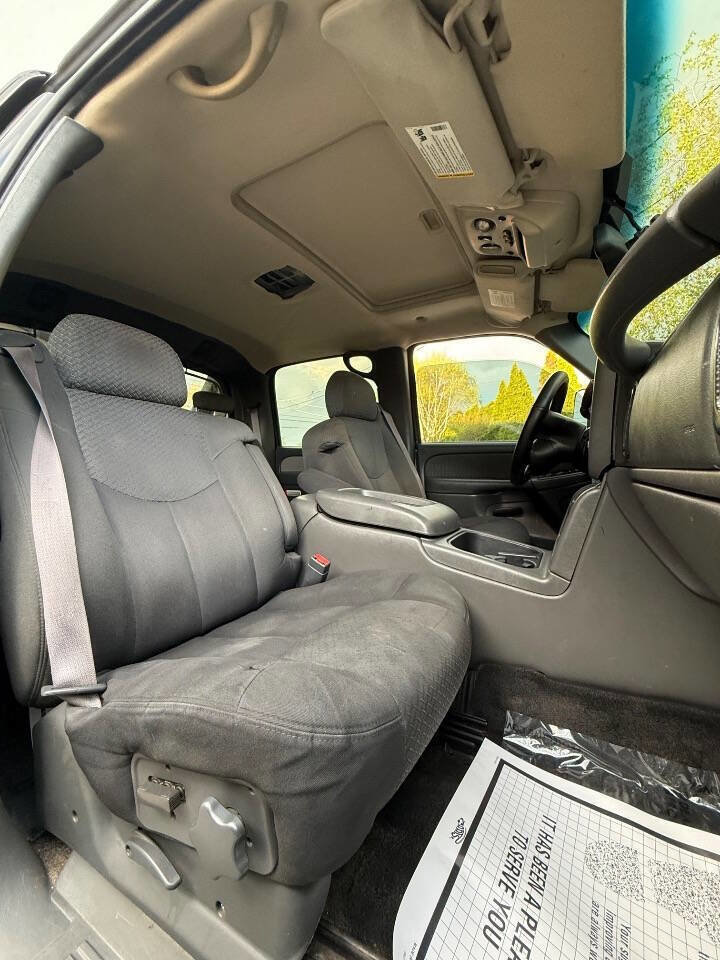 Used 2003 Chevrolet Avalanche 4x4 w/ The North Face Edition image 16