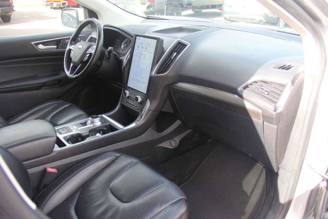Used 2022 Ford Edge Titanium image 22