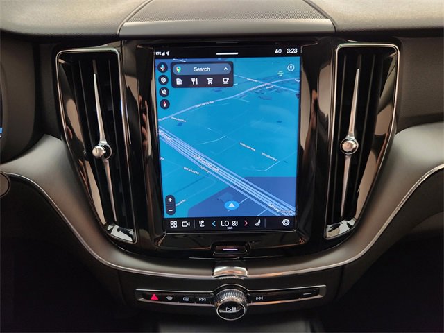 Used 2025 Volvo XC60 B5 Core image 17