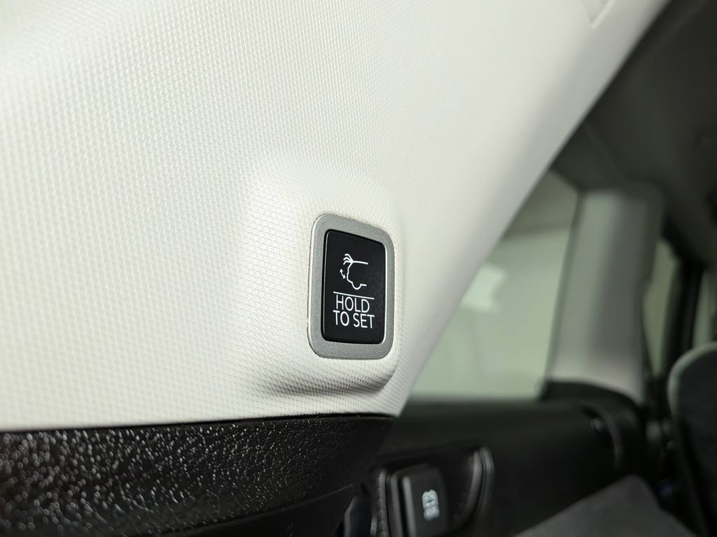 Used 2022 Jeep Grand Cherokee Summit w/ Adv Protech Group IV image 11