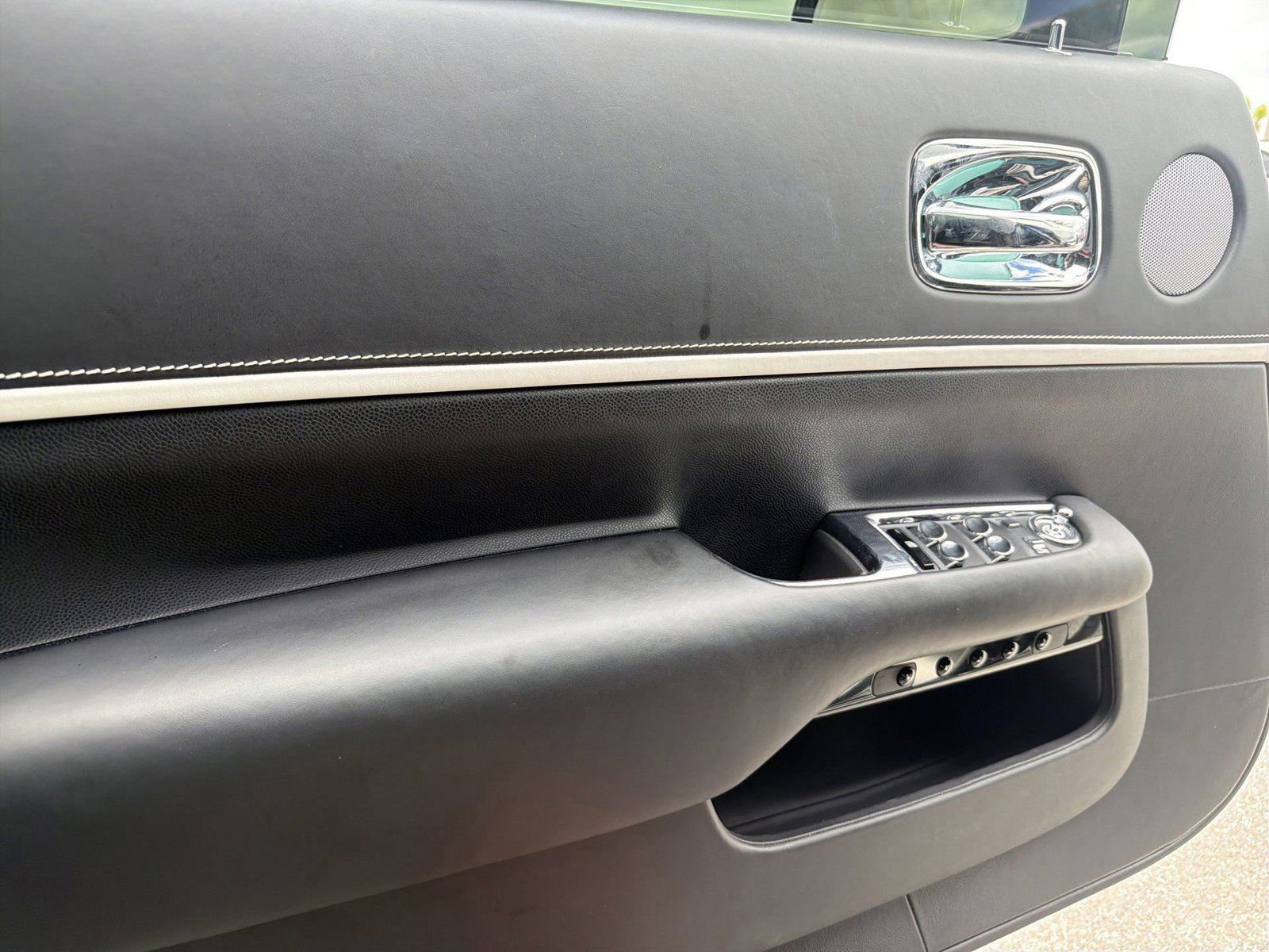 Used 2020 Rolls-Royce Wraith image 23