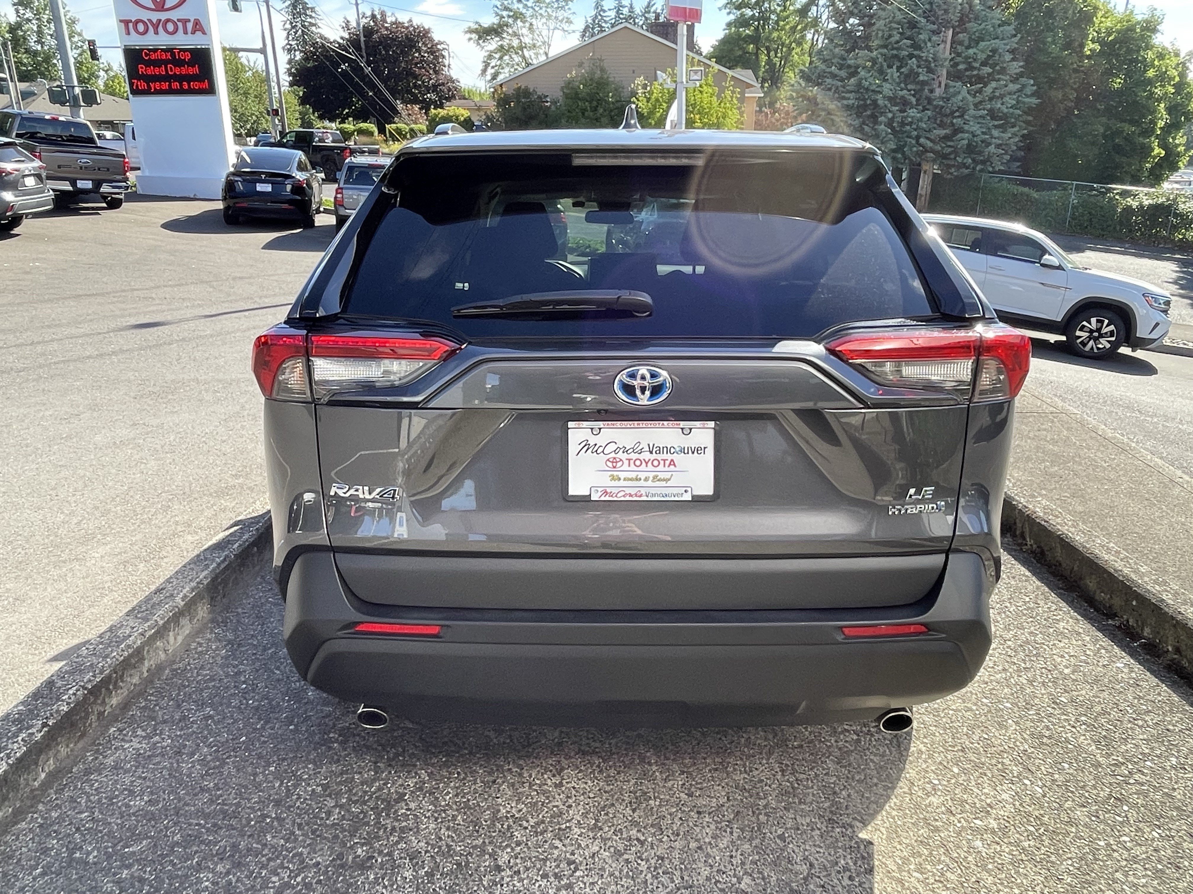 Certified 2024 Toyota RAV4 LE AWD/4WD image 5