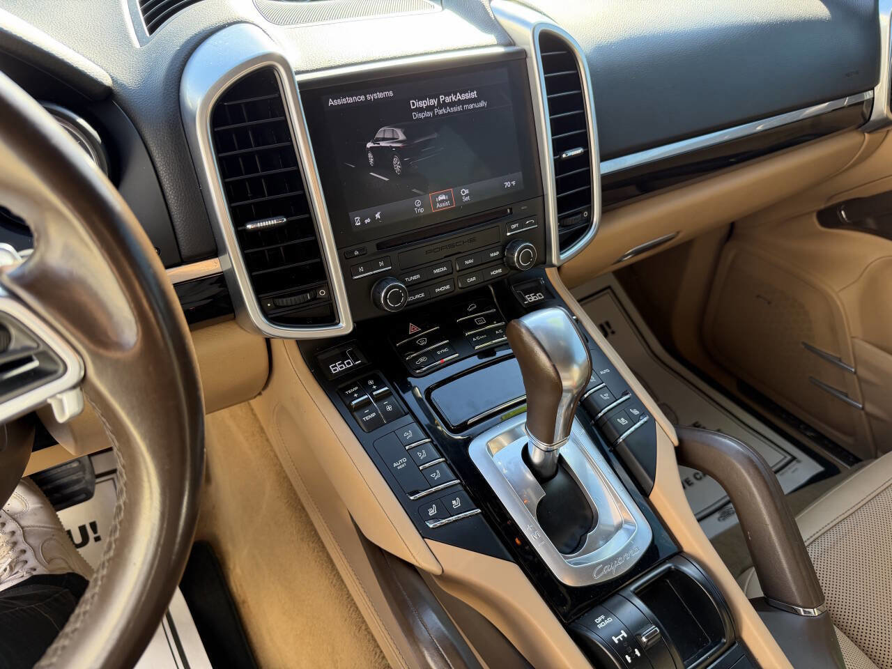 Used 2017 Porsche Cayenne Platinum Edition image 15
