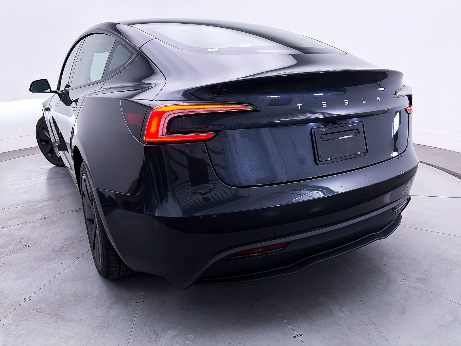 Used 2024 Tesla Model 3 Standard Range image 8