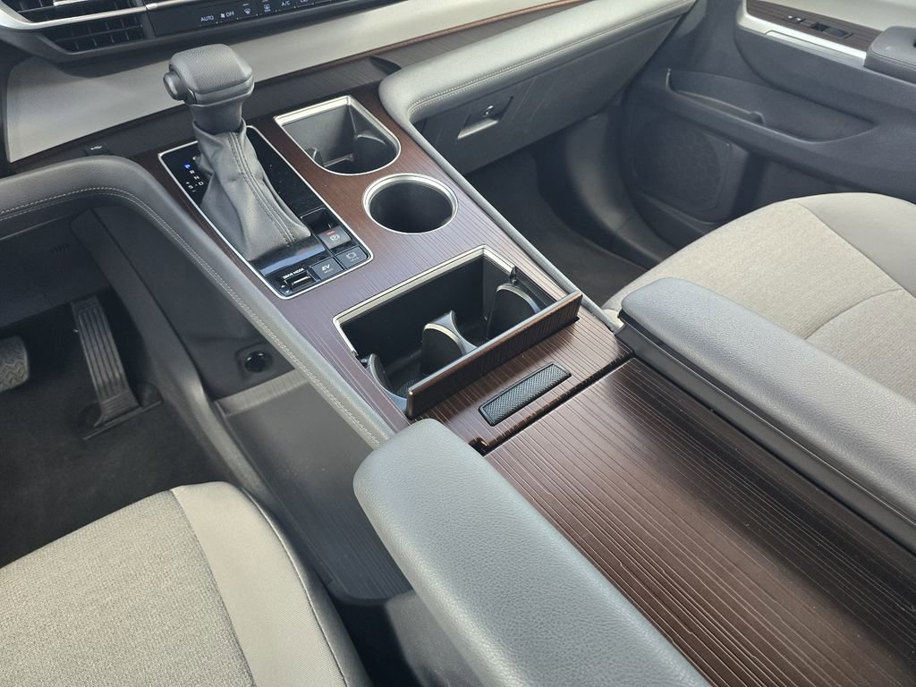 Used 2024 Toyota Sienna LE image 17