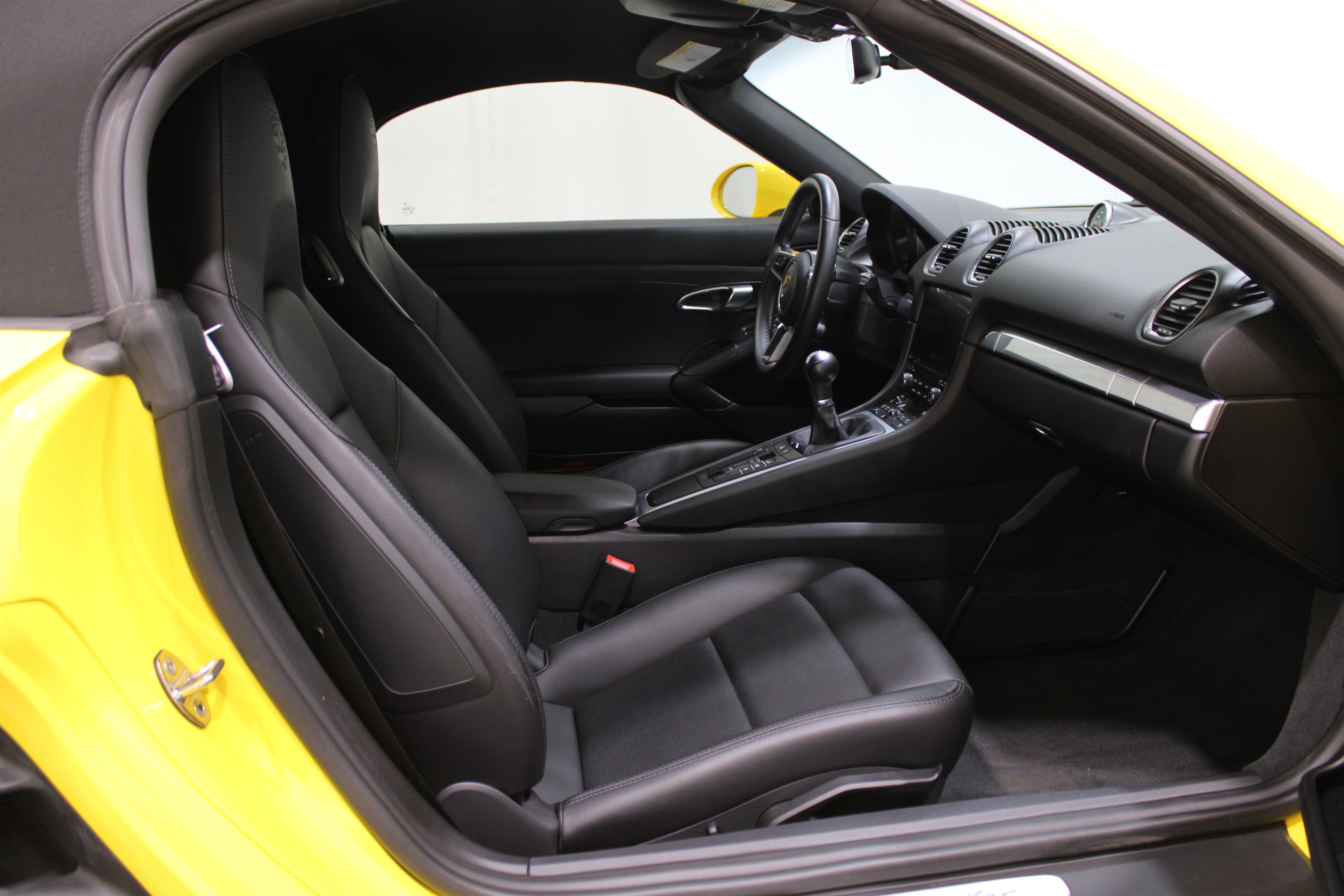 Used 2023 Porsche 718 Boxster w/ Sport Chrono Package image 26