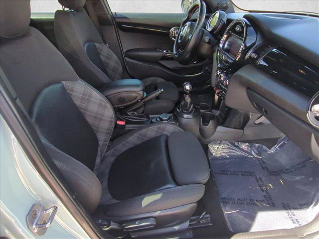 Used 2019 MINI Cooper S w/ Signature Upholstery Package FWD image 19