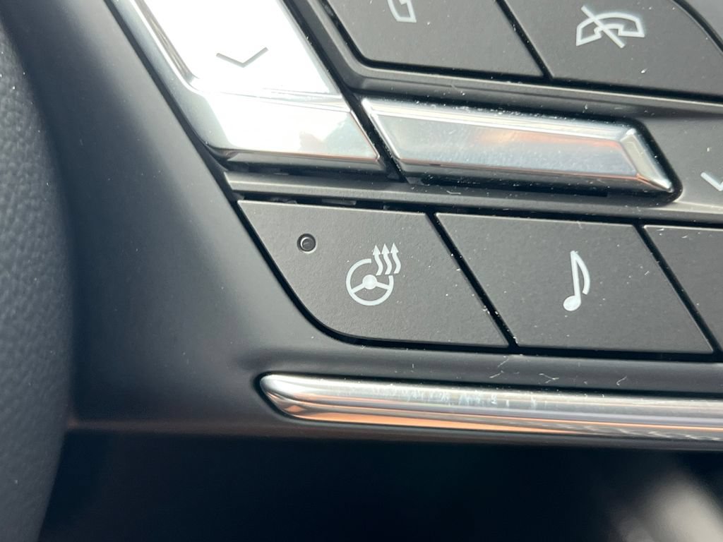 Used 2024 Buick Envision Avenir AWD/4WD image 23
