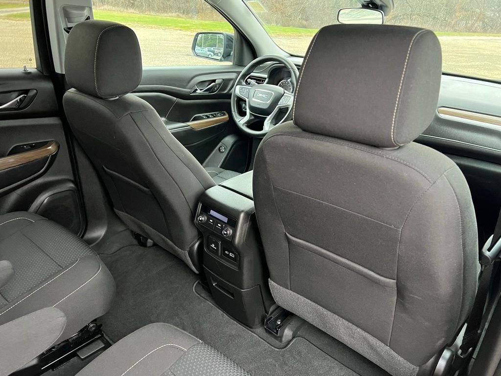 Used 2023 GMC Acadia SLE w/ Driver Convenience Package image 12