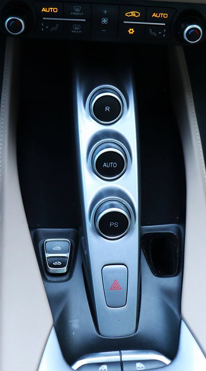 Used 2020 Ferrari Portofino RWD image 54