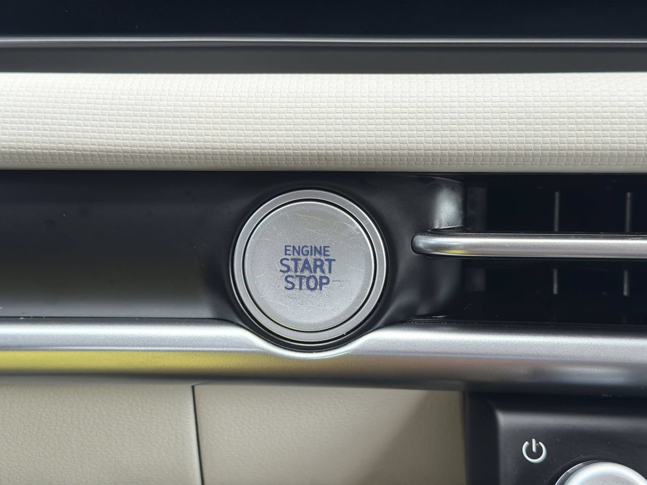 Used 2025 Hyundai Tucson SE FWD image 27