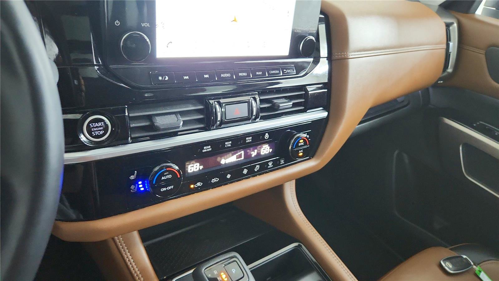 Used 2024 Nissan Pathfinder Platinum FWD image 28