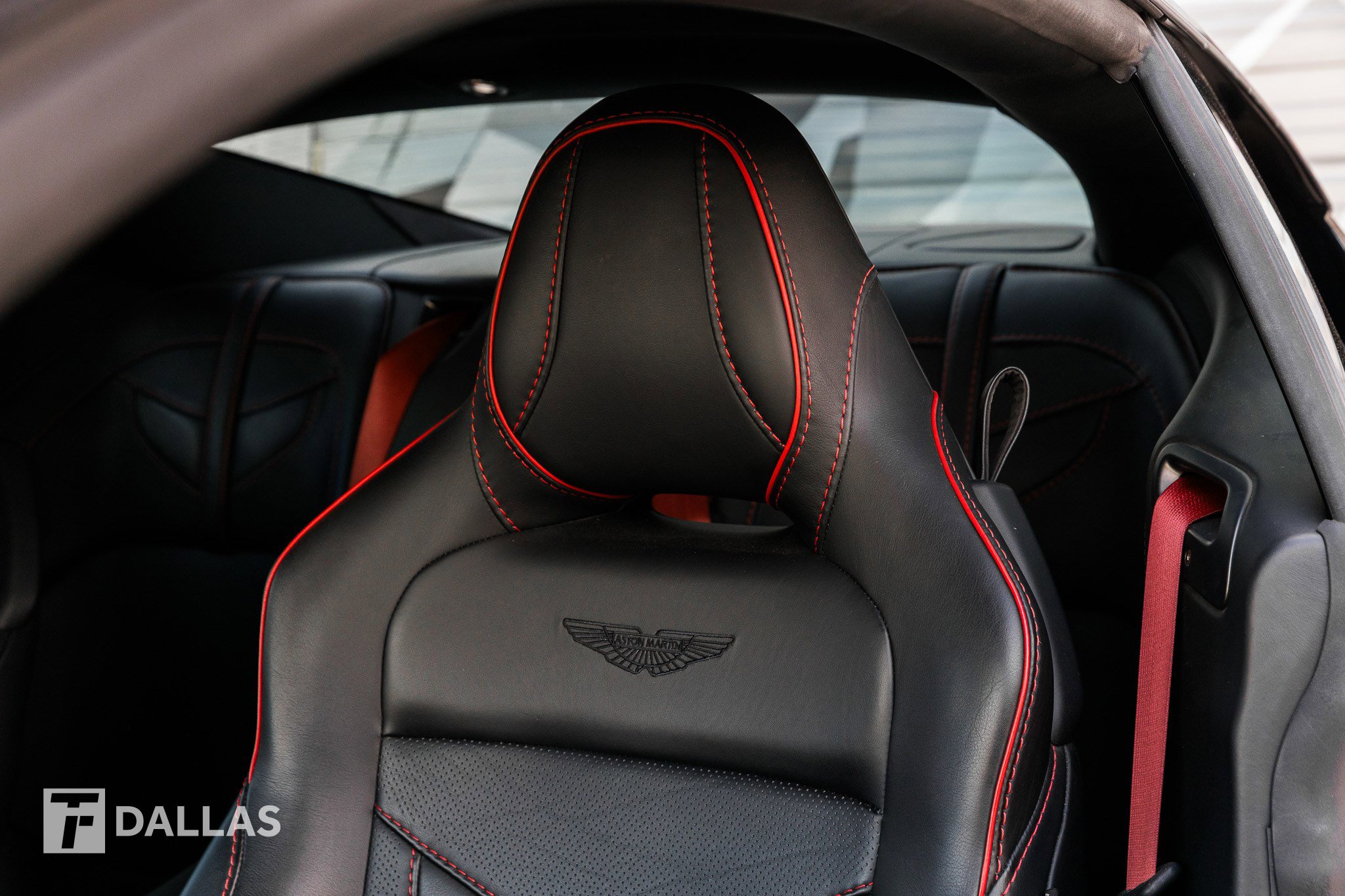 Used 2020 Aston Martin DBS Superleggera RWD image 26