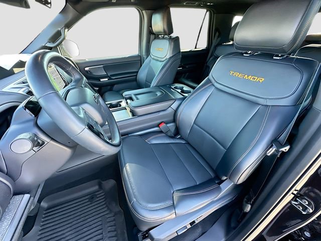 Used 2025 Ford Expedition Tremor AWD/4WD image 21