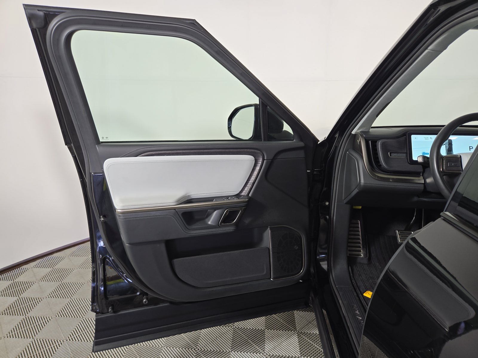 Used 2023 Rivian R1T Adventure Quad AWD/4WD image 16