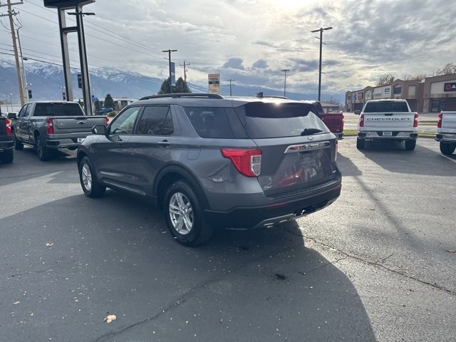 Used 2022 Ford Explorer XLT w/ Equipment Group 202A image 5