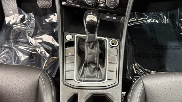 Used 2024 Volkswagen Jetta SE image 37