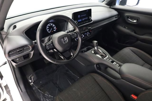 Used 2025 Honda HR-V Sport image 9