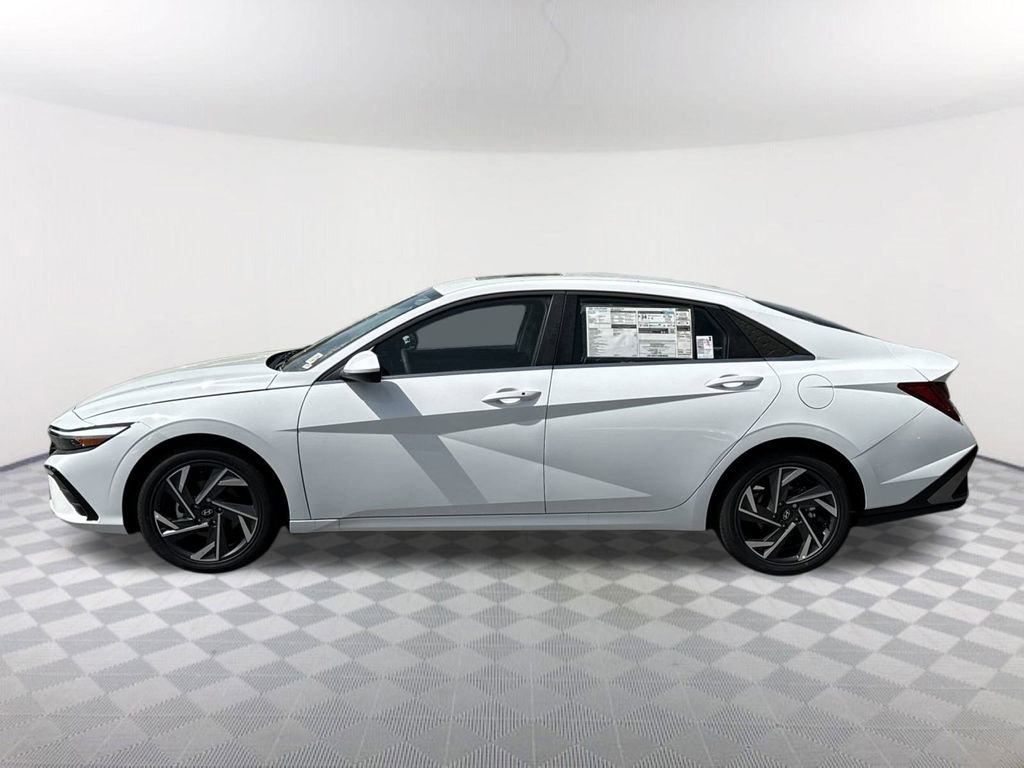 New 2025 Hyundai Elantra SEL FWD image 8