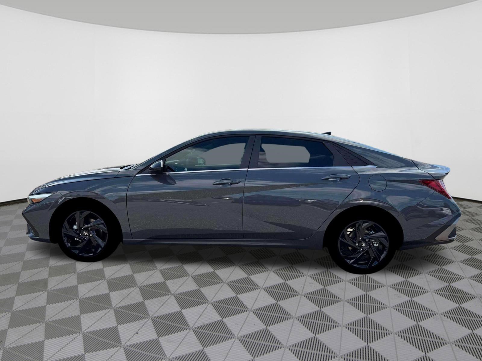 New 2026 Hyundai Elantra SEL Sport Premium FWD image 3