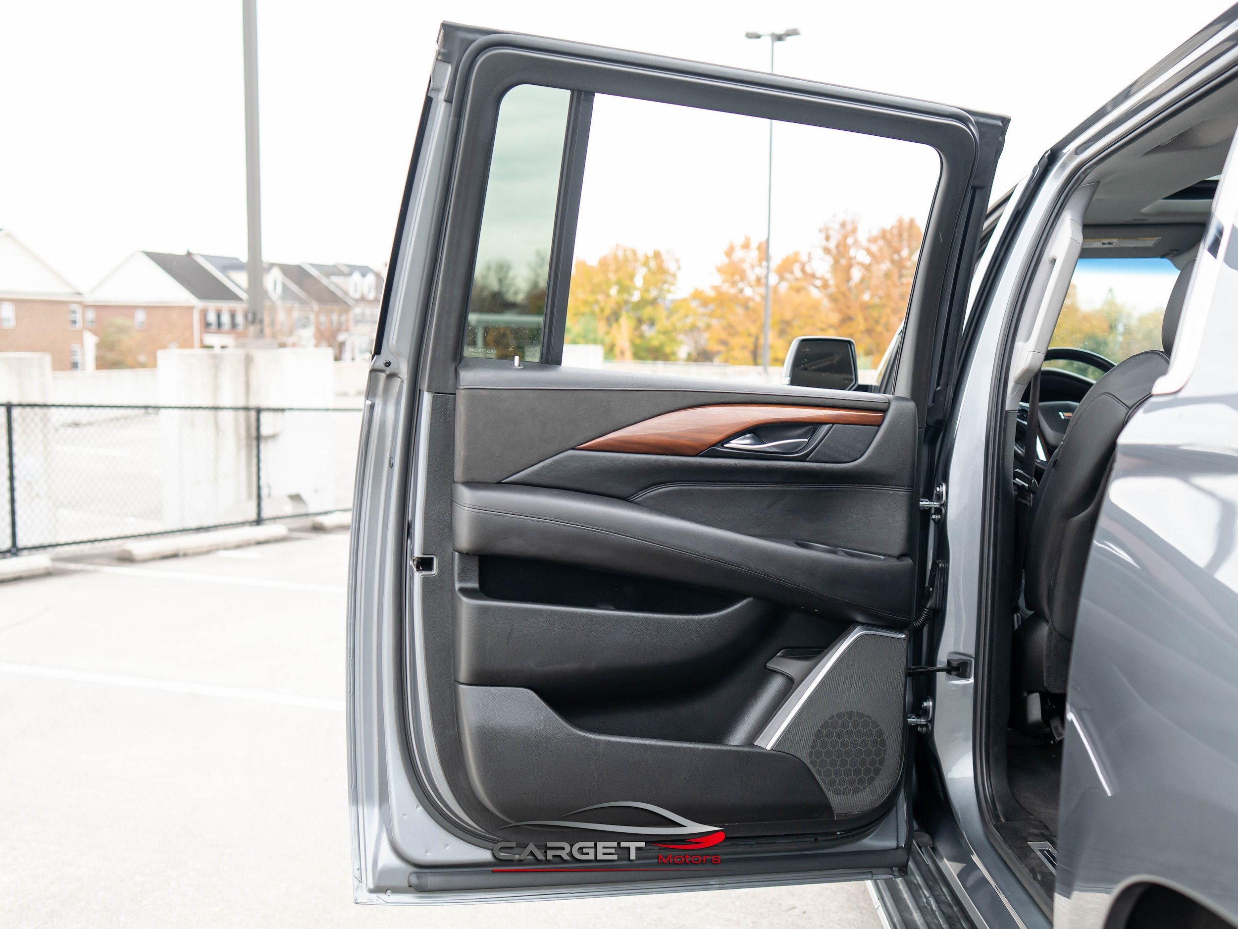 Used 2019 Cadillac Escalade ESV Luxury AWD/4WD image 43